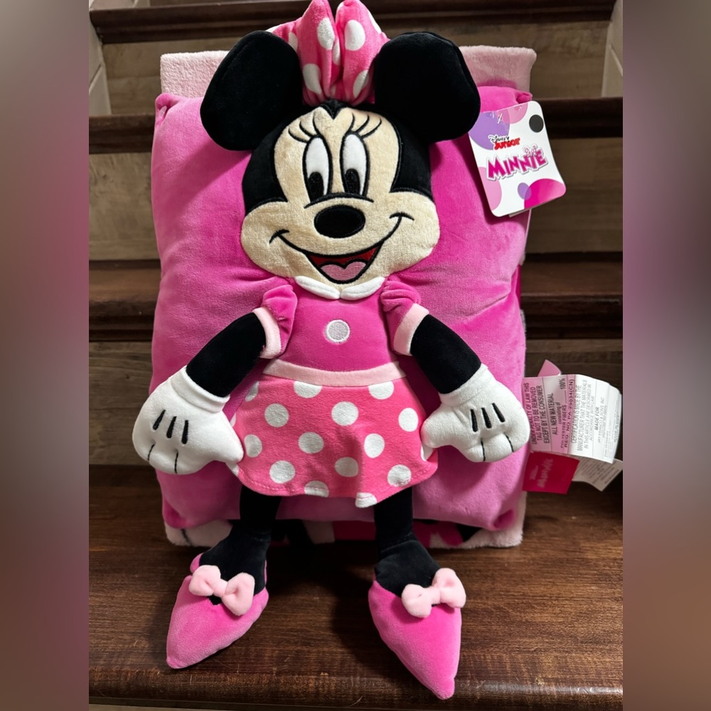 Super Cute 🥰 Disney Minnie Mouse Snuggle Pillow 11” x 15” and Throw 40” x 50”